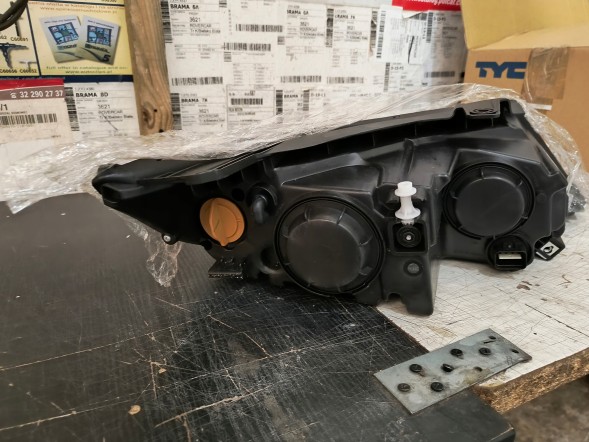 Kia заводська комплектація 921011U200 Kia sorento 2009- прожектор лампа ліва звичайна сша