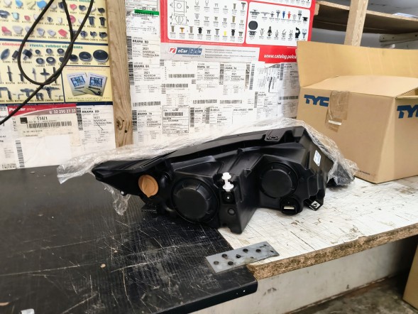 Kia заводська комплектація 921011U200 Kia sorento 2009- прожектор лампа ліва звичайна сша