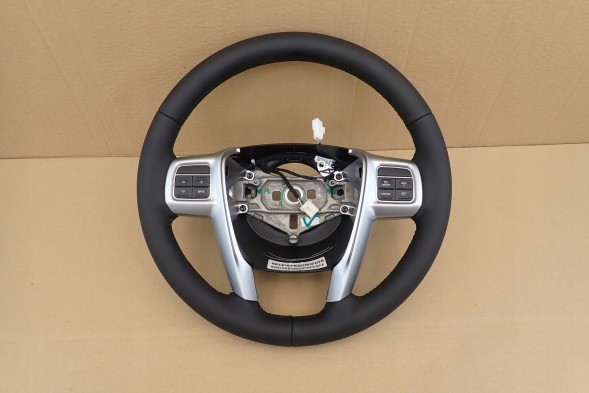 Chrysler OE KIEROWNICA VOYAGER V 08-17 SKÓRA JEEP Chrysler Town &amp; Country CARAVAN Town &amp; Country CARAVAN Dodge LANCIA P1WC18DX9AD OEM Кермо VOYAGER V 08-17 Шкіра JEEP Chrysler Town &amp; Country CARAVAN