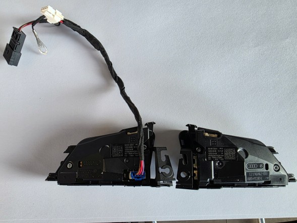 Audi OE 82A951523N...XXX AUDI A3 Q3 Q5 A6 C9 КНОПКА КЕРМА ГАПТИЧНА 82A951523N ПАРА