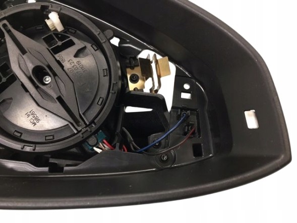 Audi OE AUDI A5 F5 8W8 Sportback EUROPA 14 pin ZAMYKANE ORYGINAŁ Jak Nowe! Prawe AUDI A5 F5 8W8 Sportback ЄВРОПА 14 pin ПРАВИЙ ЗАМОК ОРИГІНАЛ