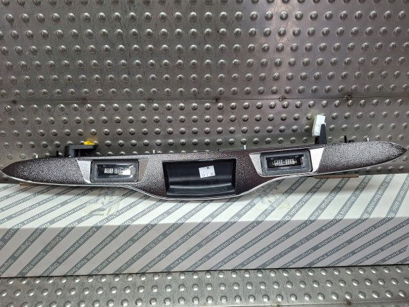 Fiat OE S26337857 ХРОМОВАНА НАКЛАДКА КЛАПАНА 0735516207 FIAT 500 2007-