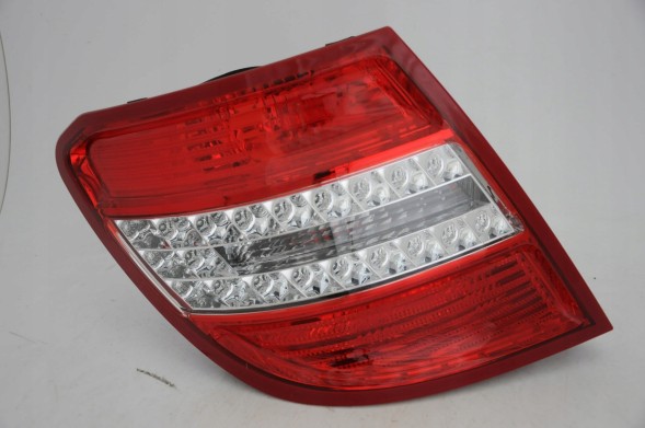 Китай 6755GG9440-1964L-UEBM MERCEDES C W204 УНІВЕРСАЛ 06-10 СВІТЛОДІОДНА ЗАДНЯ ЛАМПА ЛІВА