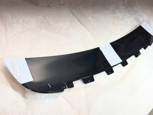 Tesla 104842999C Спойлер кришки багажника задній TESLA X 1048429-99-C