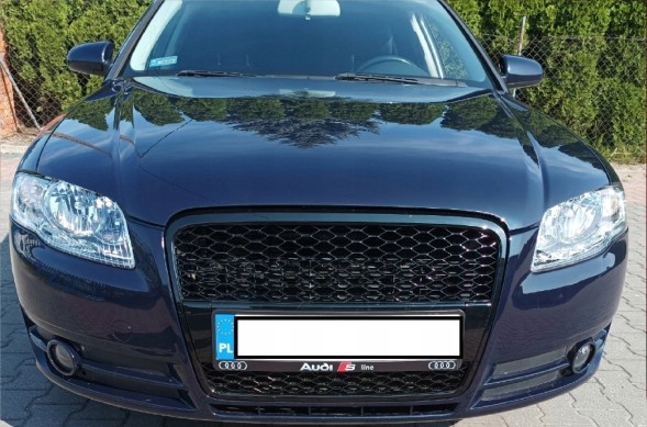 RTL Premium A9872-10 Решітка радіатора AUDI A4 B7 04- ЧОРНИЙ ГЛЯНЕЦЬ СОТОВА ТЮНІНГ
