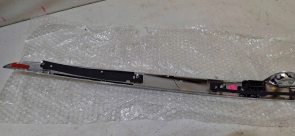 Jaguar OE 2W9313550DH GO ХРОМОВАНА НАКЛАДКА НА КРИШКУ БАГАЖНИКА JAGUAR XJR XJ8 X350 VDP 2W93-13550-DH НОВА