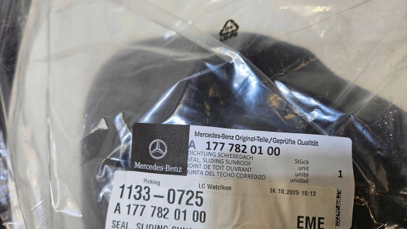 Mercedes-Benz OE A1777820100 GO ПЕРЕДНІЙ УЩІЛЬНЮВАЧ ДАХУ ПАНОРАМНОГО MERCEDES A-KLASA W177 A1777820100
