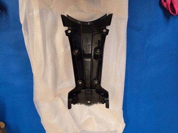 BMW OE QUA10997 Основа кріплення номерного знака BMW R1300GS 9443214 НОВА