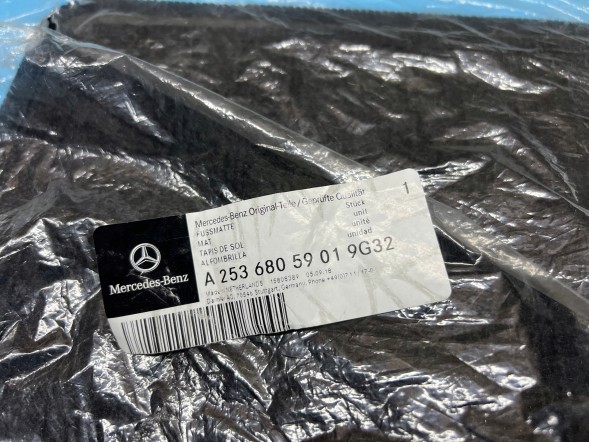Mercedes-Benz OE 2536805901, A2536805901, A-253-680-59-01, A25368059019G32 ОРИГІНАЛЬНІ ЗАДНІ КИЛИМКИ MERCEDES GLC X253 A2536805901 9G32