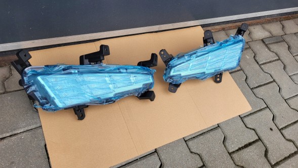 Hyundai OE LAMPA DRL KIERUNKOWSKAZ HYUNDAI I30 III Halogen лампа ліва drl денного водіння напрямокпокажчик hyundai i30 iii lift oe