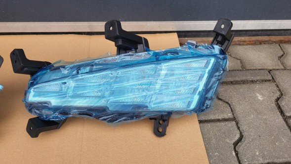 Hyundai OE LAMPA DRL KIERUNKOWSKAZ HYUNDAI I30 III Halogen лампа ліва drl денного водіння напрямокпокажчик hyundai i30 iii lift oe