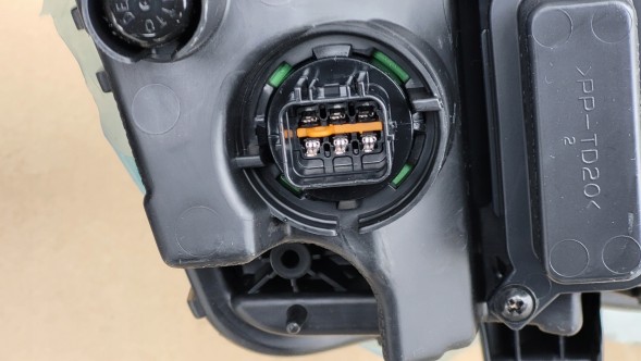 Hyundai OE LAMPA DRL KIERUNKOWSKAZ HYUNDAI I30 III Halogen лампа ліва drl денного водіння напрямокпокажчик hyundai i30 iii lift oe