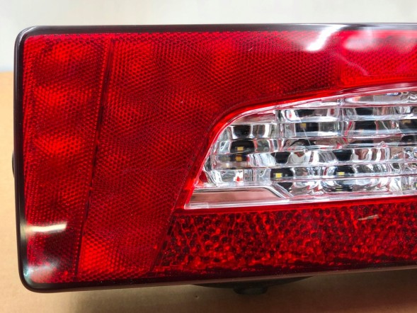 ВОЛЛЕР L.381. LED Задня світлодіодна лампа права 2241859 2380954 для scania l p g r s cp cg cr ct