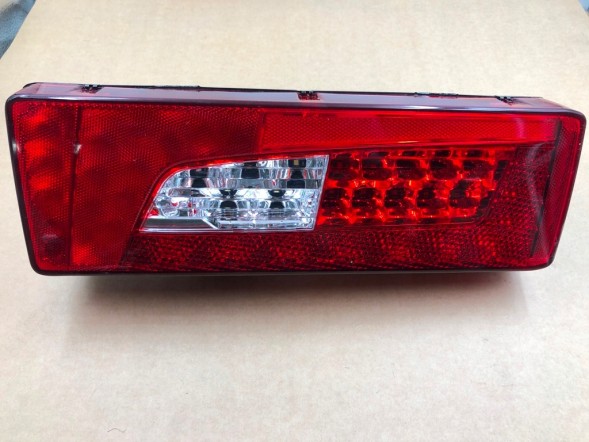 ВОЛЛЕР L.381. LED Задня світлодіодна лампа права 2241859 2380954 для scania l p g r s cp cg cr ct