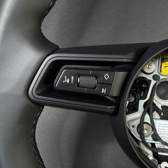 Porsche OE 95C.419.091.CN IA6 Кермо Porsche Macan 95C шкіряне чорне з підігрівом (чорна нитка)