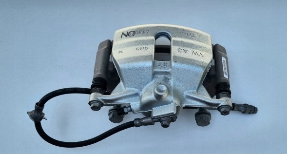 Volkswagen OE 3Q0105N Vw touran iii 5t, passat b8, затискач лівий передній 3q0105n