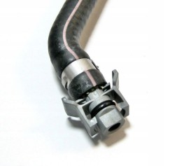 Ford OE 1829702 Ford oe 1829702 шланг розширювального бачка