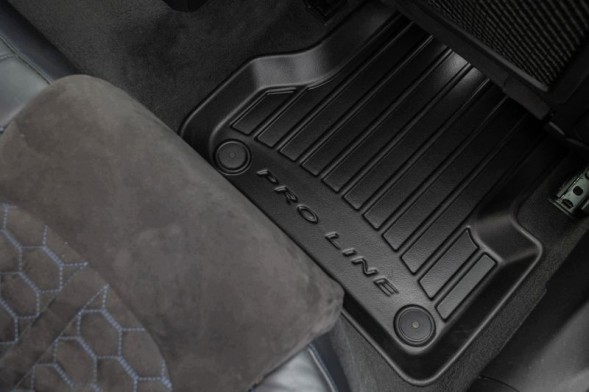 V-maxzone Part VIC-220774 Гумові килимки 4 шт. для SUZUKI SWACE; TOYOTA COROLLA