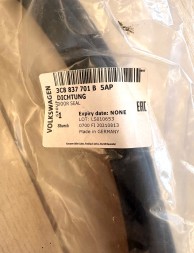 Volkswagen OE 3C8837701B5AP ( INTRAD ) Ущільнювач зовнішньої двері чорний 3C8837701B5AP VW CC