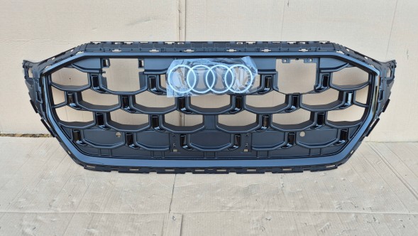 Audi OE GRILL ATRAPA PRZEDNIA AUDI SQ8 Q8 LIFT 2023- BIAŁY ZNACZEK Муляж решітки радіатора GRILL Audi SQ8 Q8 LIFT 2023- OE 4M8853651BS CK BR CL !