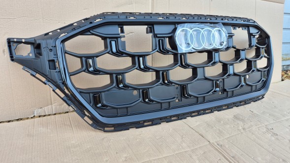 Audi OE GRILL ATRAPA PRZEDNIA AUDI SQ8 Q8 LIFT 2023- BIAŁY ZNACZEK Муляж решітки радіатора GRILL Audi SQ8 Q8 LIFT 2023- OE 4M8853651BS CK BR CL !