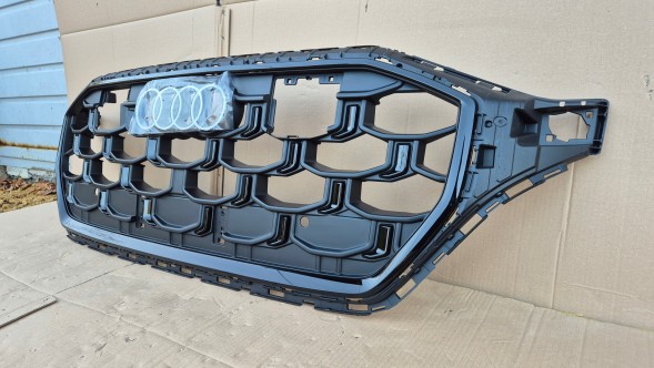 Audi OE GRILL ATRAPA PRZEDNIA AUDI SQ8 Q8 LIFT 2023- BIAŁY ZNACZEK Муляж решітки радіатора GRILL Audi SQ8 Q8 LIFT 2023- OE 4M8853651BS CK BR CL !