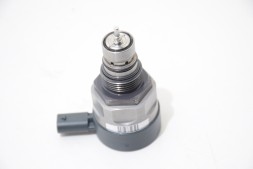 BMW OE 8472244 0281008290 Bmw x1 u11 u06 g60 b47c20b b47l b47p датчик клапан тиску палива планки