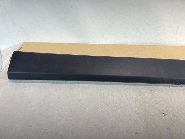 Kia OE 87724-H8400 pmi150921 2 ПЛА́НКА ДВЕРЕЙ ПРАВА ПЕРЕДНЯ KIA STONIC 87724-H8400