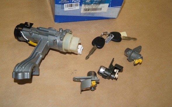 Hyundai OE 81905-17B60 КОМПЛЕКТ ЗАМКА ТА КЛЮЧІВ-ВСТАВОК ЗАПАЛЮВАННЯ З ІММО HYUNDAI MATRIX 2001-2010