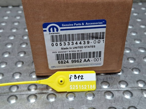 Jeep OE ЗАМОК КАПОТА З ДАТЧИКОМ JEEP GRAND CHEROKEE WK2 DODGE DURANGO 09- 68249962AA