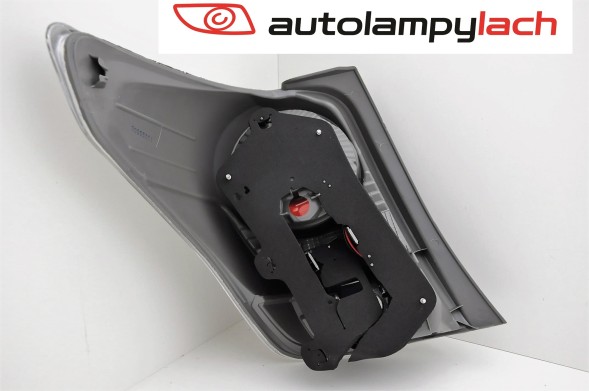 Китай D1948212-19T5R-LDUENBMSL Задня LED фара Toyota Verso права, нова, замінник