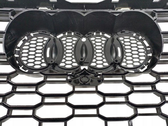 PA 8W6853651R PLASTER MIODU SILVER РЕШІТКА РАДІАТОРА (ГРИЛЬ) ПЕРЕДНЬОГО БАМПЕРА AUDI A5 8W6 2016-2020р. ДИЗАЙН RS5 СОТОВИЙ СРІБНИЙ
