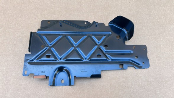 Volvo OE 32314131 VOLVO XC60 КРІПЛЕННЯ КРИШКА ОСНОВА ПІДСТАВКА АКУМУЛЯТОРА ДЛЯ VOLVO XC60 II