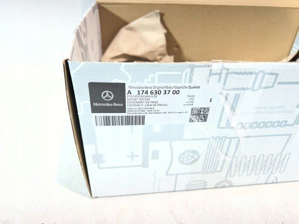 Mercedes-Benz OE КРИШКА ЗАРЯДНОГО ПОРТУ MERCEDES CLA 3 III W174 A1746303700