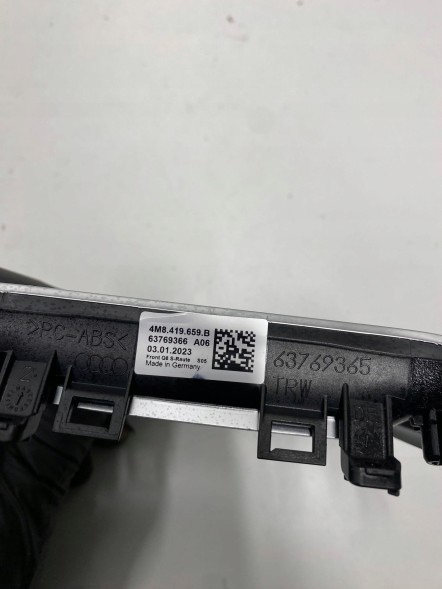 Audi OE Декор керма Audi A4 S4 B9 8W 4M8419659B