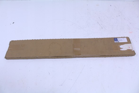 Mercedes-Benz OE ЗАХИСНА НАКЛАДКА НА ПОРОГ БАГАЖНИКА MERCEDES B66640100