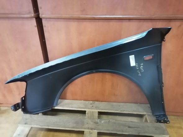 Polcar AUDI A4 B7 BŁOTNIK PRAWY PRZÓD LX7Z MASA ANTYKOROZYJNA AUDI A4 B7 БРИЗКОВИК ПРАВИЙ ПЕРЕДНІЙ LX7Z АНТИКОРОЗІЙНА МАСА