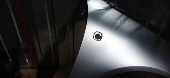 Fendcor 5903624055058 AUDI A3 8Л БРИЗКОВИК ПРАВИЙ LY7W АБО КОЛІР