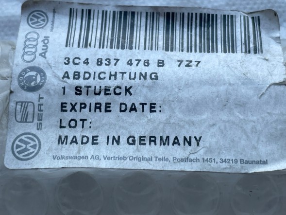 Volkswagen OE 3C4837476B 3C4837476 B 3C4837476B7Z7 listwa zagarniająca atrapa chrom chromowa prawy prawa prawej R RH strona w zderzak pod do boczny bok boczne НОВА ОРИГ. ПЛАНКА ХРОМ ДВЕРІ VOLKSWAGEN PASSAT B6 СЕДАН УНІВЕРСАЛ ПРАВИЙ ПЕРЕДНІЙ