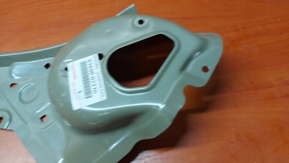 Toyota OE 61698-02110 COROLLA E16 E18 КОРПУС ОКУЛЯРА ЛАМПИ ЛІВИЙ ПЕРЕДНІЙ TOYOTA COROLLA E16 E18 13-18