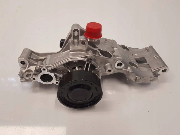 BMW OE 8631940 11518631940 НОВА лапа кронштейна насоса охолоджуючої рідини BMW F39 X2 F40 F45 F46 F48