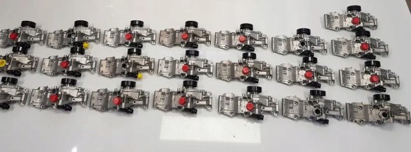 BMW OE 8631940 11518631940 НОВА лапа кронштейна насоса охолоджуючої рідини BMW F39 X2 F40 F45 F46 F48