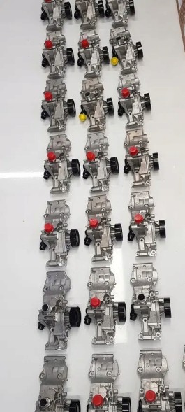 BMW OE 8631940 11518631940 НОВА лапа кронштейна насоса охолоджуючої рідини BMW F39 X2 F40 F45 F46 F48