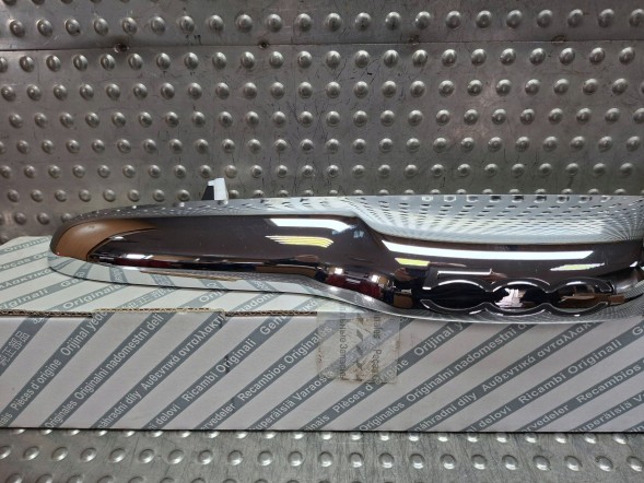 Fiat OE S26337896 ХРОМОВАНА НАКЛАДКА КЛАПАНА 0735516207 FIAT 500 2007-