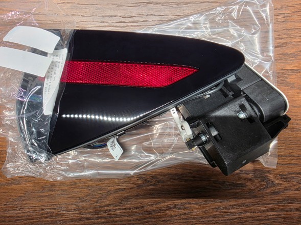 Tesla Кришка порту зарядки Tesla S PLAID 21- 1530813-00-E