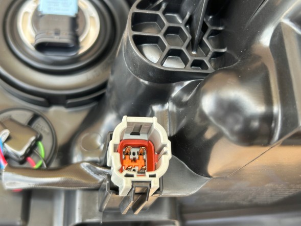 Nissan заводська комплектація 26010HV00B Правий прожектор лампа передня nissan qashqai j11 lift 2017-2021 новий оригінал