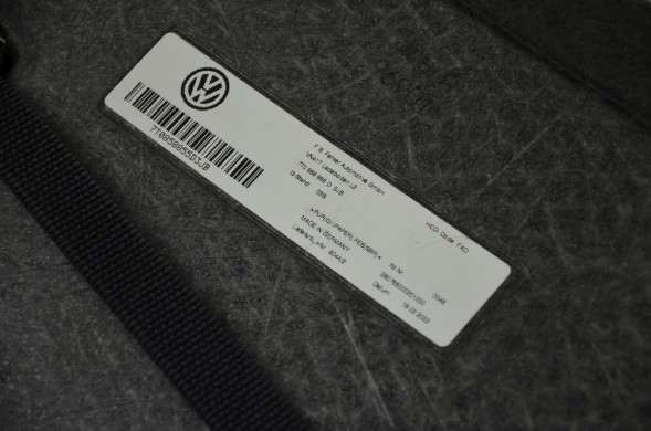 Volkswagen OE VW T7 PODŁOGA BAGAŻNIKA 7T0858855C 3JB VW T7 ПІДЛОГА БАГАЖНИКА 7T0858855C 3JB