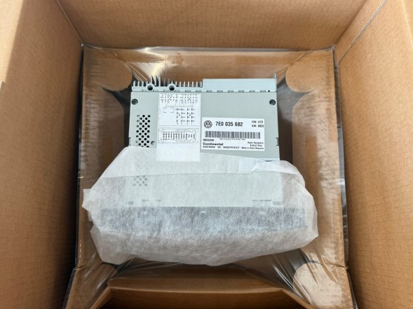 Volkswagen OE 7E0035682 7E0 035 682 glp Автомобільна навігація Transporter T5 7E0035682
