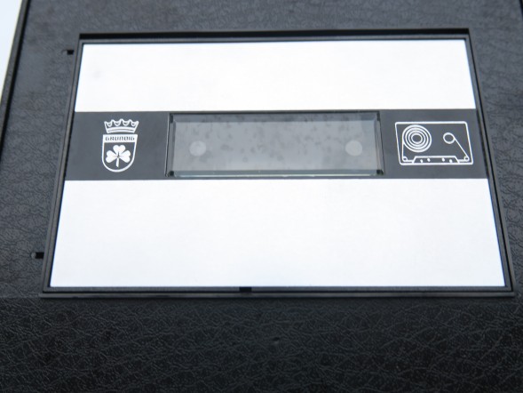 GRUNDIG AC221 ДОДАТКОВА КАСЕТА КАРТОН ІНСТРУКЦІЇ VW OPEL MERCEDES PORSCHE BMW
