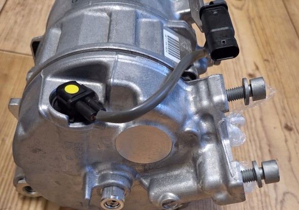 BMW OE 64527948809 7948809 BMW G32 G30 G05 G06 G07 X5 X6 КОМПРЕСОР КОНДИЦІОНЕРА 48V
